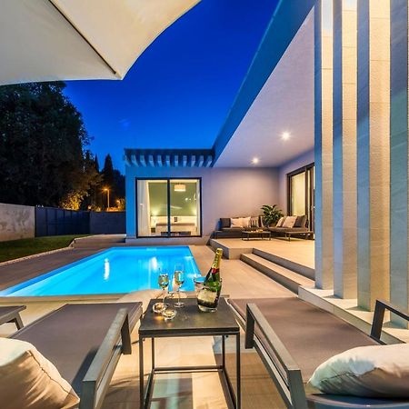 Villa Oasis - Your Luxury Home Away From Home Celopeci Ngoại thất bức ảnh