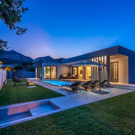 Villa Oasis - Your Luxury Home Away From Home Celopeci Ngoại thất bức ảnh