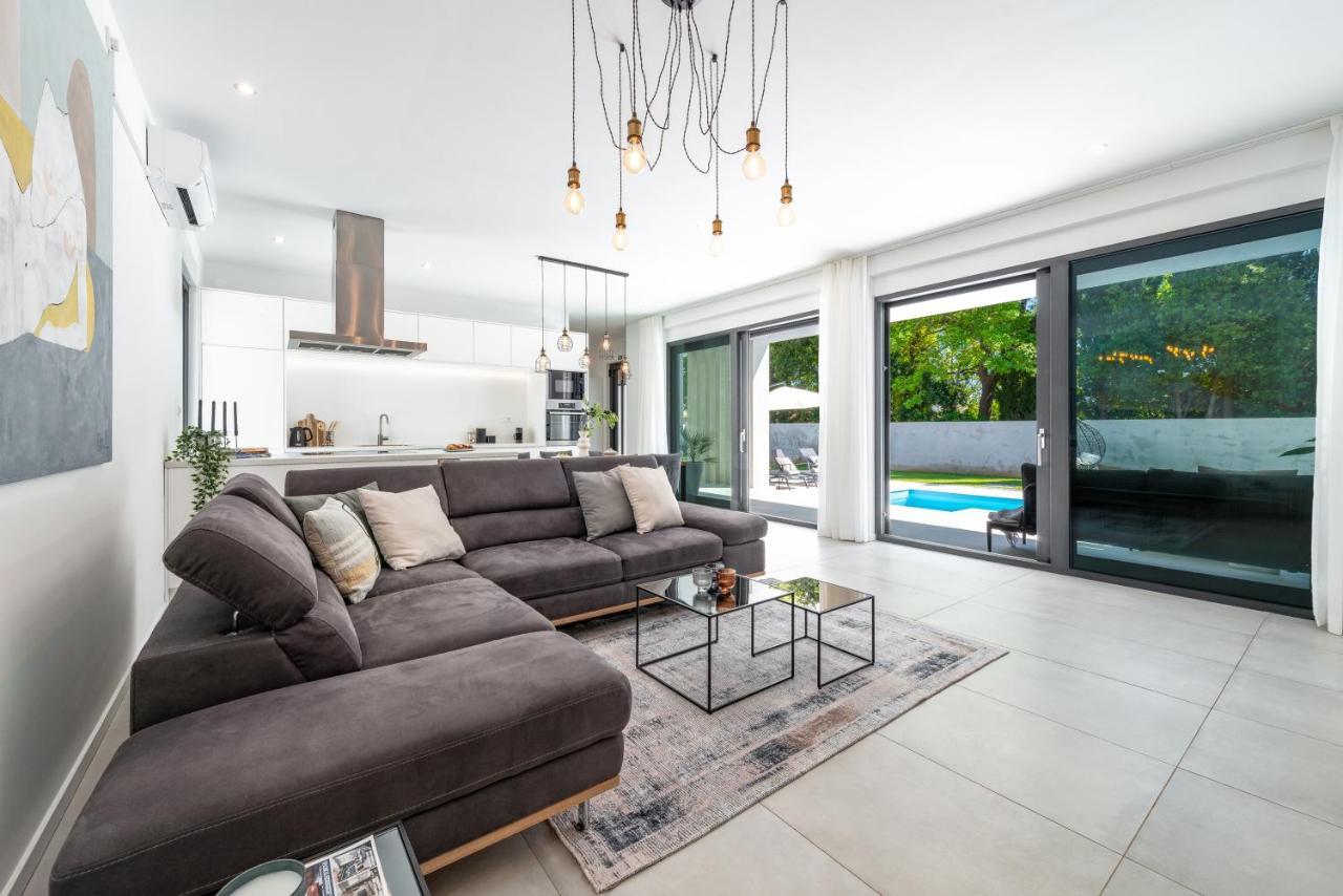 Villa Oasis - Your Luxury Home Away From Home Celopeci Ngoại thất bức ảnh