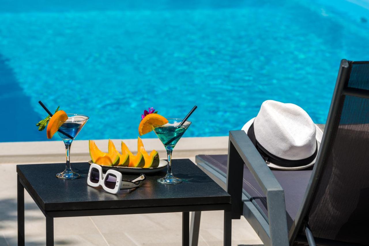 Villa Oasis - Your Luxury Home Away From Home Celopeci Ngoại thất bức ảnh