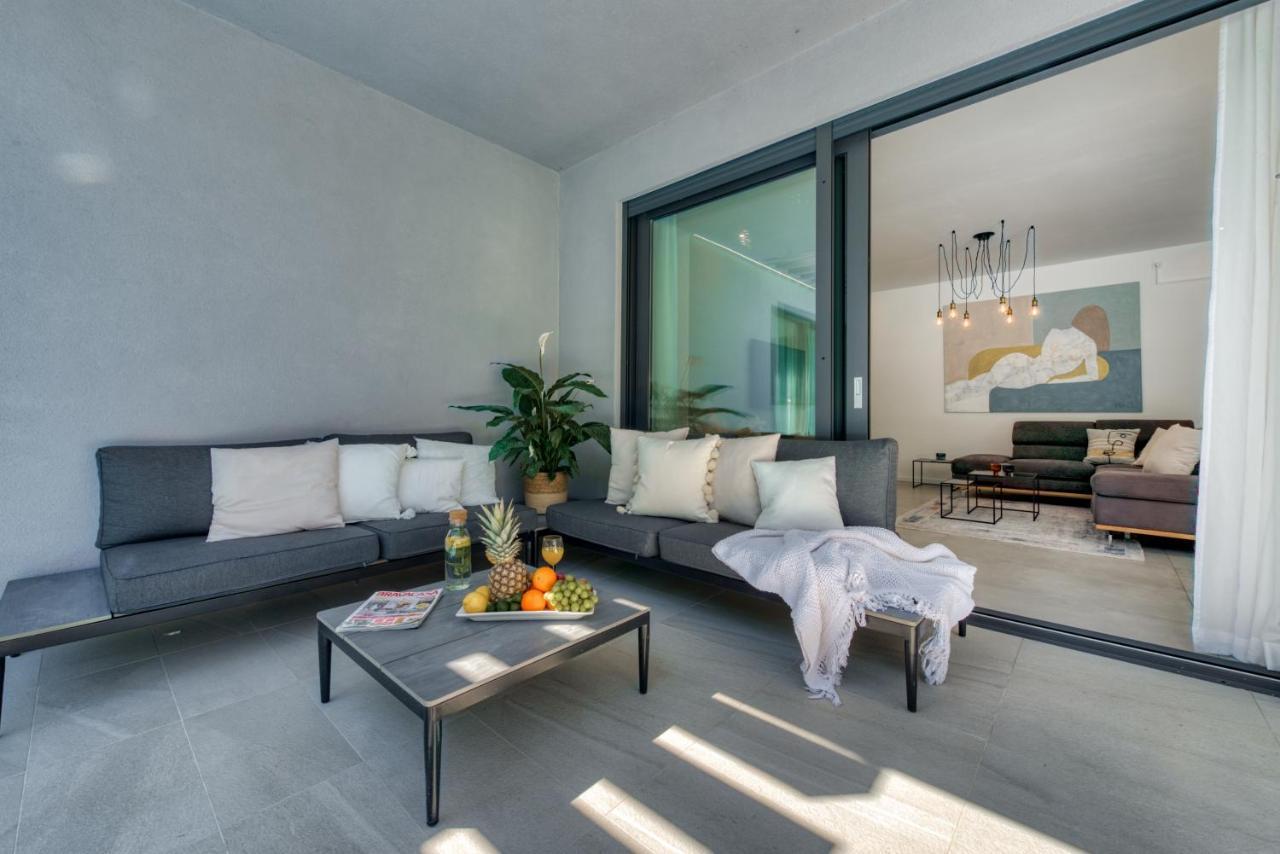 Villa Oasis - Your Luxury Home Away From Home Celopeci Ngoại thất bức ảnh