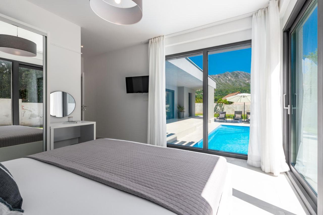 Villa Oasis - Your Luxury Home Away From Home Celopeci Ngoại thất bức ảnh